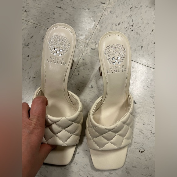 NWOT VINCE CAMUTO  Womens Reselm Ivory Mule Sandals Shoes size 7.5 No box - Picture 4 of 9